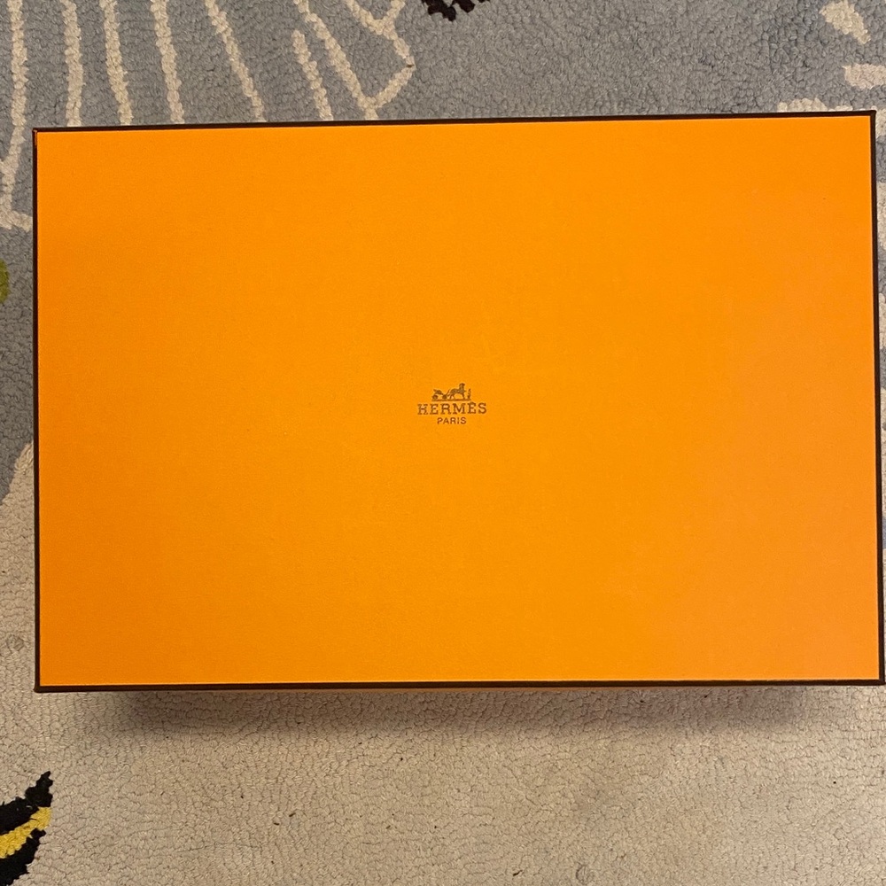 Hermès Signature Orange Gift Box